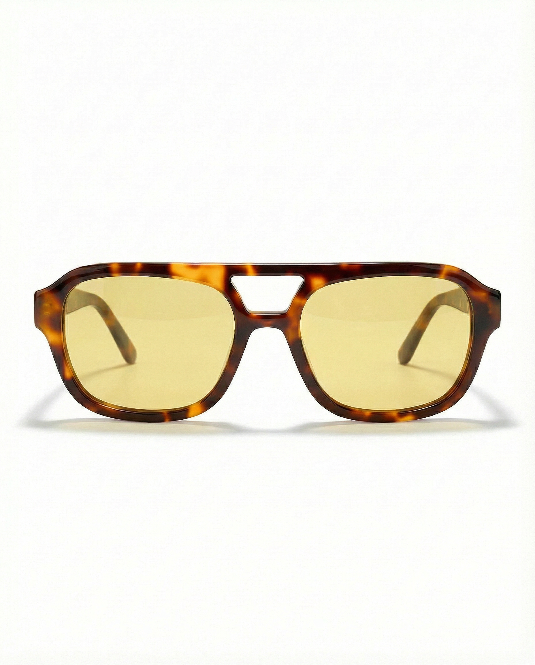 Adventuress, Gold Tortoise